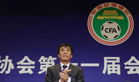 白丝老师一摸就出水
